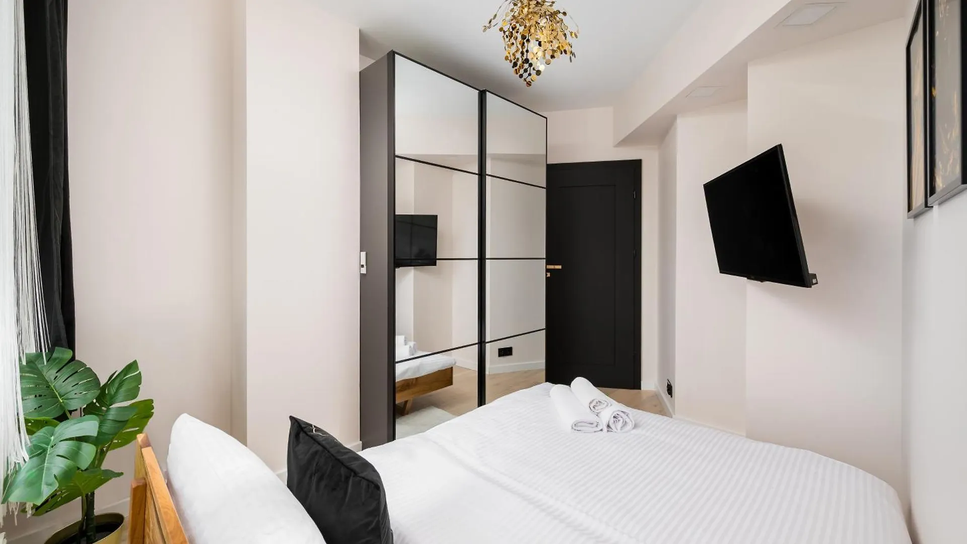 Wola Norblin Deluxe Apartments Varsavia Polonia